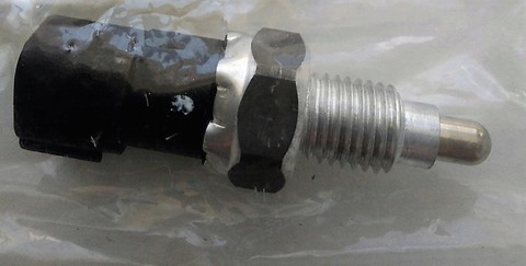 ДАТЧИК (ВЫКЛЮЧАТЕЛЬ) ЗАДНЕГО ХОДА AVEO T300, CRUZE GM