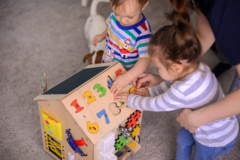 ЧикиБрики Развивающая игрушка Бизиборд 