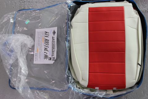 Авточехлы KIA Rio I Sd с 00-05г. (белые бока и тыл, красная середина (экокожа)) (Эксклюзивный комплект)