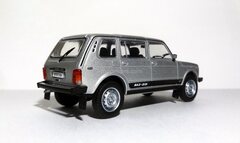 VAZ-2131 Niva 5D Lada 4x4 silver metalic 1:43 DeAgostini Auto Legends New Era #6