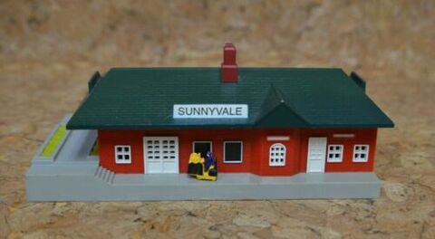 Bachmann Станция Sunnyvale с фигуркой