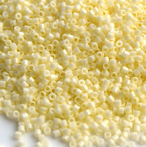 DB-1491 Opaque Pale Yellow