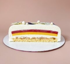 Торт муссовый с цветочками