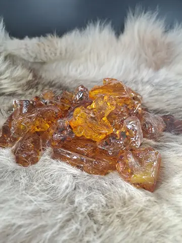 Молодой янтарь Копал коллекционный 11 гр