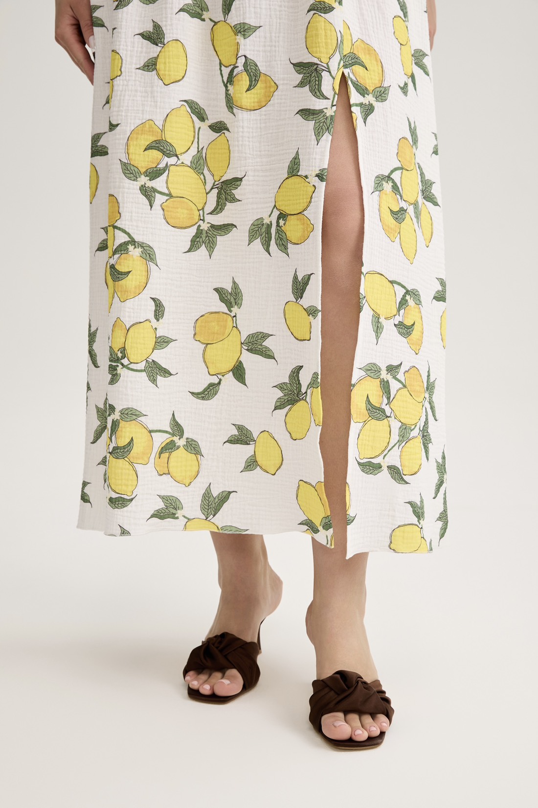 Платье с открытыми плечами из муслина, принт лимоны