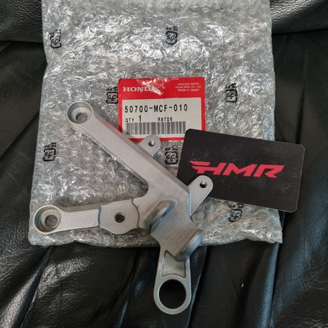 Honda Кронштейн левой водительской подножки RVT 1000 R VTR 1000 50700-MCF-010