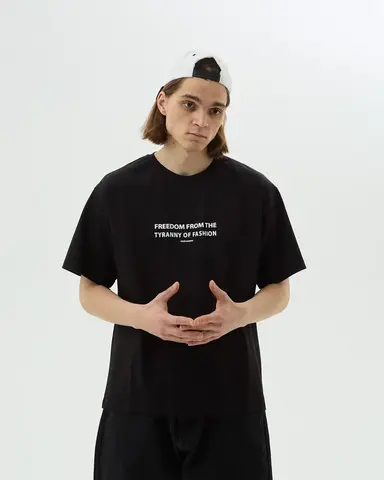 Футболка Postaments Tyranny черная