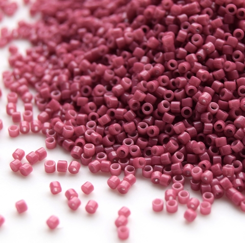 DB-2118 Бисер цилиндрический Миюки делика 11/0 /Miyuki delica 11/0 Duracoat Opq dyed pansy