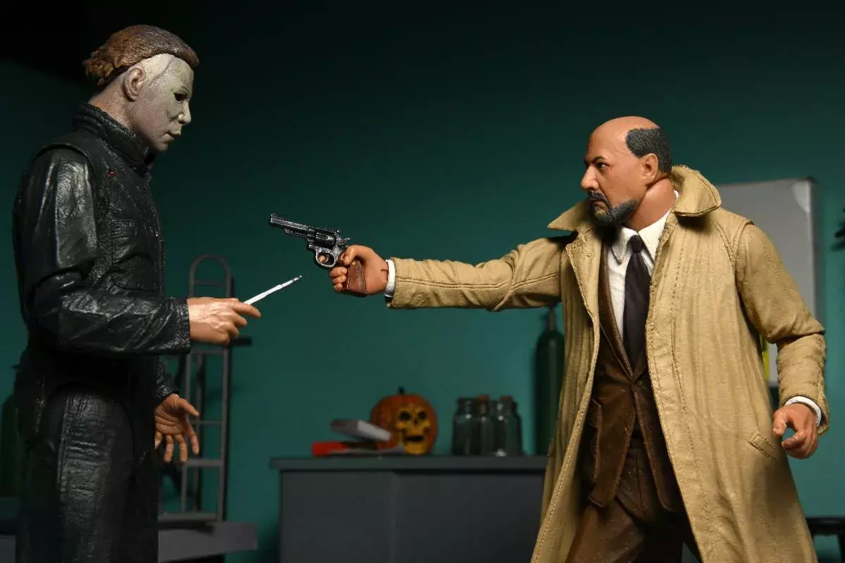 Neca dr loomis discount