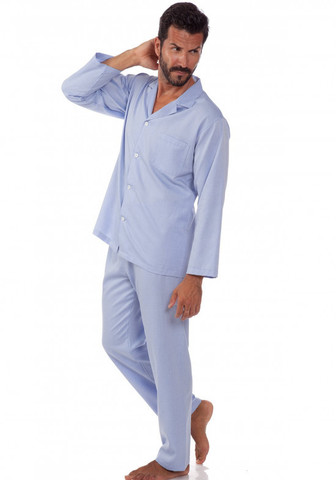 Классическая мужская пижама на пуговицах в голубых тонах