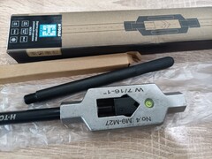 Вороток для метчиков №4 M9-M27(5,5-16мм) 480мм DIN1814 (INOX, с уровнем) H-Tools 08802070