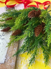 Туя с шишками, букет, искусственная зелень, цвет Зеленый, букет 32 см, 23-24 еловые лапки, набор 2 шт.