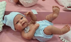 JUAN ANTONIO munecas Кукла-мальчик Лусио в голубом, 42 см (5077)