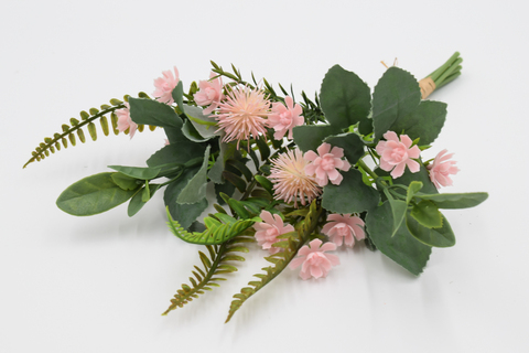Срез зелени розовый чертополох + цветущий самшит 
