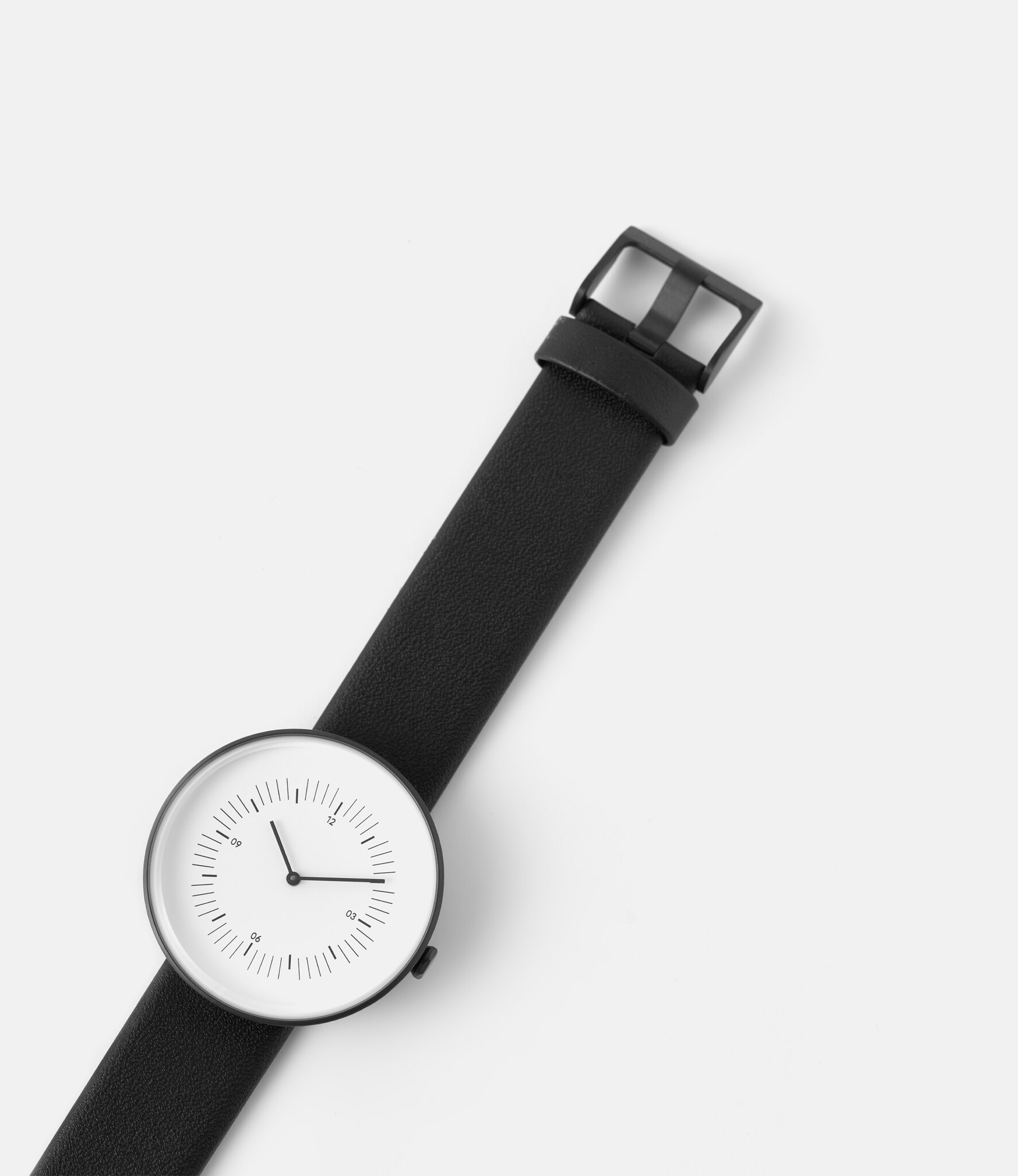 Nomad Inline White & Black — кварцевые часы (41 мм)