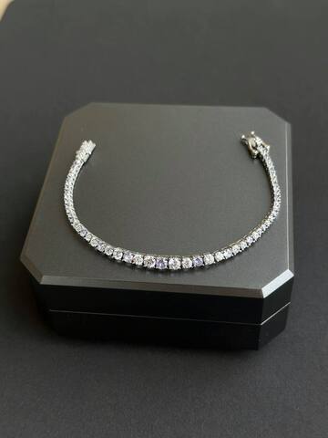 Теннисный браслет дорожка из серебра с розовыми/голубыми/аметистовыми цирконами