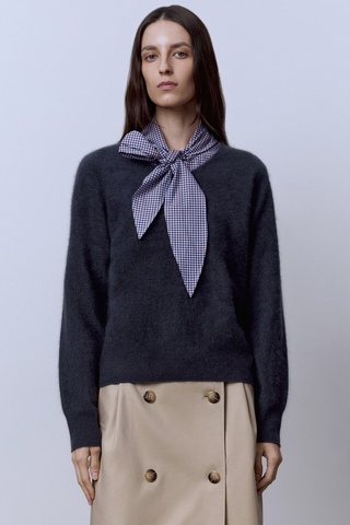 Свитер с V-вырезом из шерсти с кашемиром