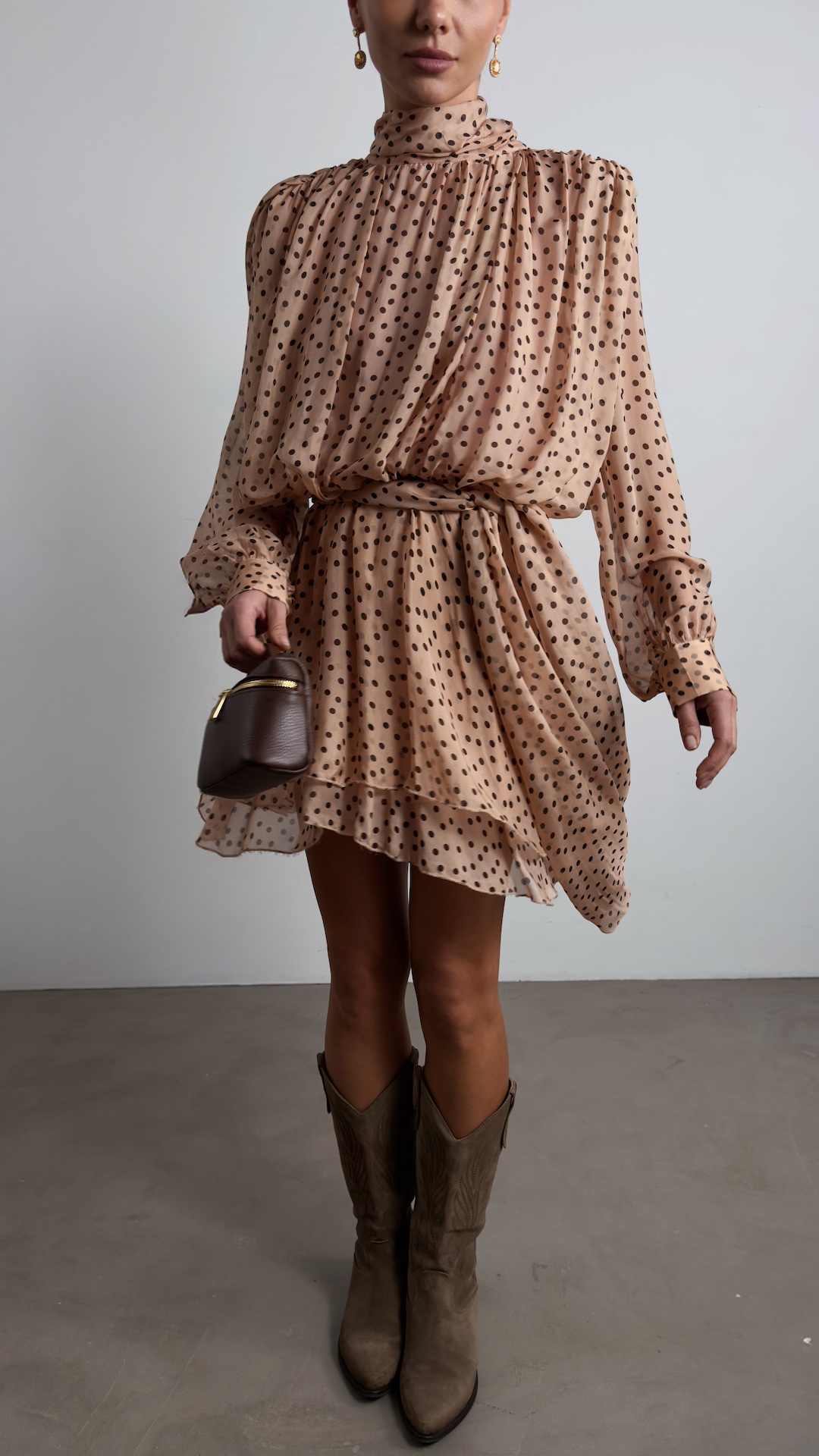 Платье из шелка и вискозы в мелкий горошек