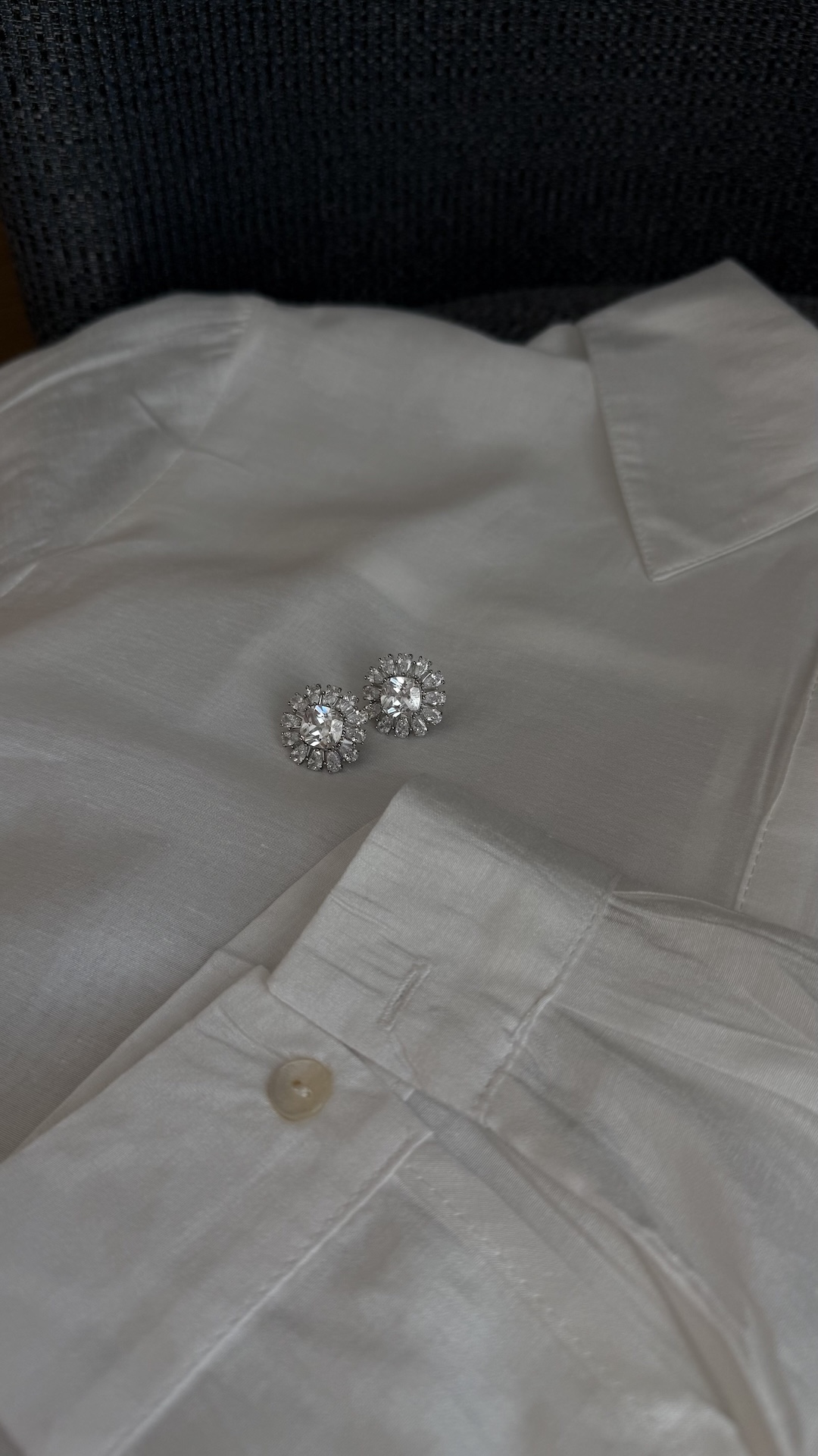 Серьги в виде ромашки из камней PREMIUM QUALITY