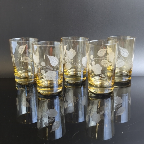 Стопки набор из 5 штук, стекло, цветочный матовый узор, медово-желтое стекло, винтаж СССР 1970-1990 гг