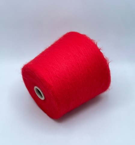 Ilaria Caleziano, Cigno, 1000м, 50% кидмохер, 20% шерсть, 30% полиамид, цвет-Красный(43/264/104) арт.37628