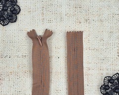 Молнии потайные, L 55 см, св. коричневый