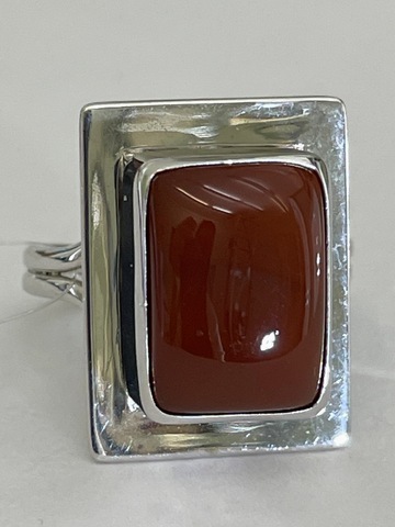 Сердолик  (кольцо из серебра)