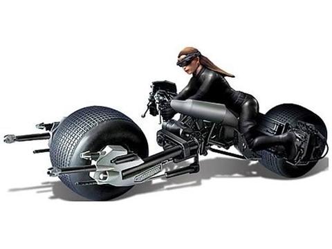 The Dark Knight Rises 1/18 Scale Bat-Pod With Catwoman Model Kit