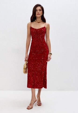 Платье мидакси с пайетками