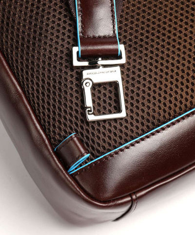 Рюкзак слинг Piquadro Blue Square, коричневый, кожа натуральная (CA4827B2/MO)