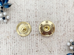 Кнопка пришивная d 1,9 см, светлое золото