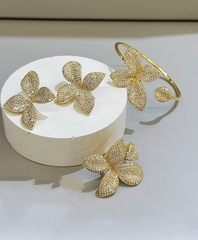 komplekt-ukrashenij-braslet-sergi-kolco-giardini-lepestki-v-stile-pasquale-bruni