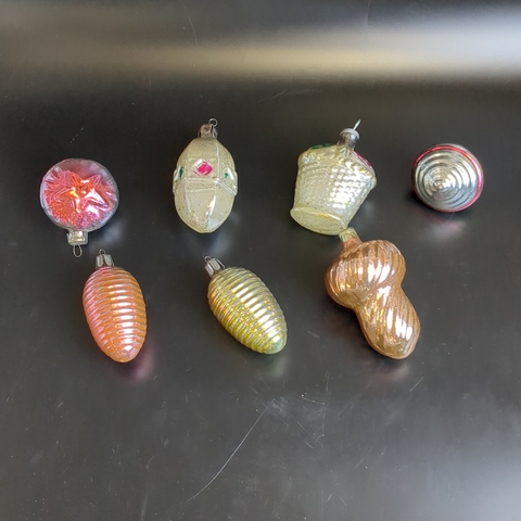 Ёлочные игрушки набор из 7 разных штук, юла, кексик, цветок со звездой медальон, стекло, роспись, винтаж СССР 1960-1990 гг