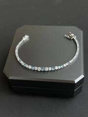 Теннисный браслет дорожка из серебра с розовыми/голубыми/аметистовыми цирконами