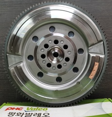 МАХОВИК ДВУХМАССОВЫЙ SANTA FE 10-, SORENTO XM, UM 2,4 THETA МКПП PHC VALEO