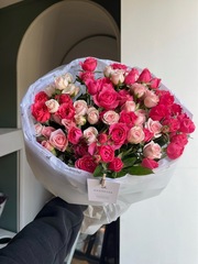 Букет моно из кустовых роз