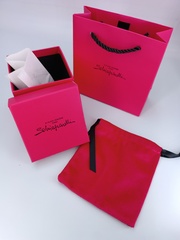 komplekt-podarochnoj-upakovki-schiaparelli-kvadratnaya-dlya-zhestkogo-brasleta-paket-korobka-meshochek