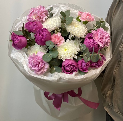 Букет- комплимент акцентный с кустовыми пионовидными розами