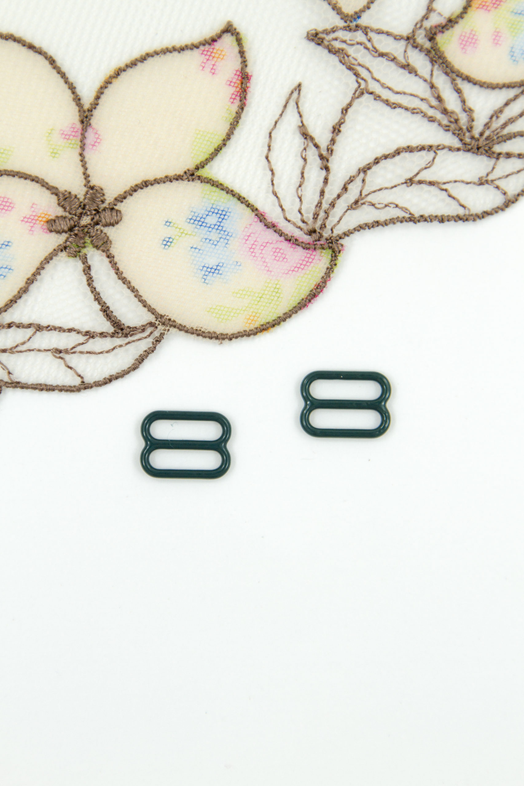 Кольцо, регулятор, крючок для бюстгальтера изумруд 1 см