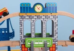 Деревянная железная дорога "наш город", 80 элементов со столом