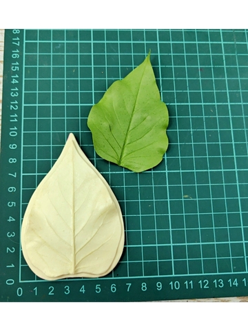 Молд лист сирени 9,8х6,7см