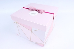 Подарочная коробка Розовая с бантиком 26x26x13,5 см
