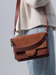 Сумка замшевая через плечо коричневая питон