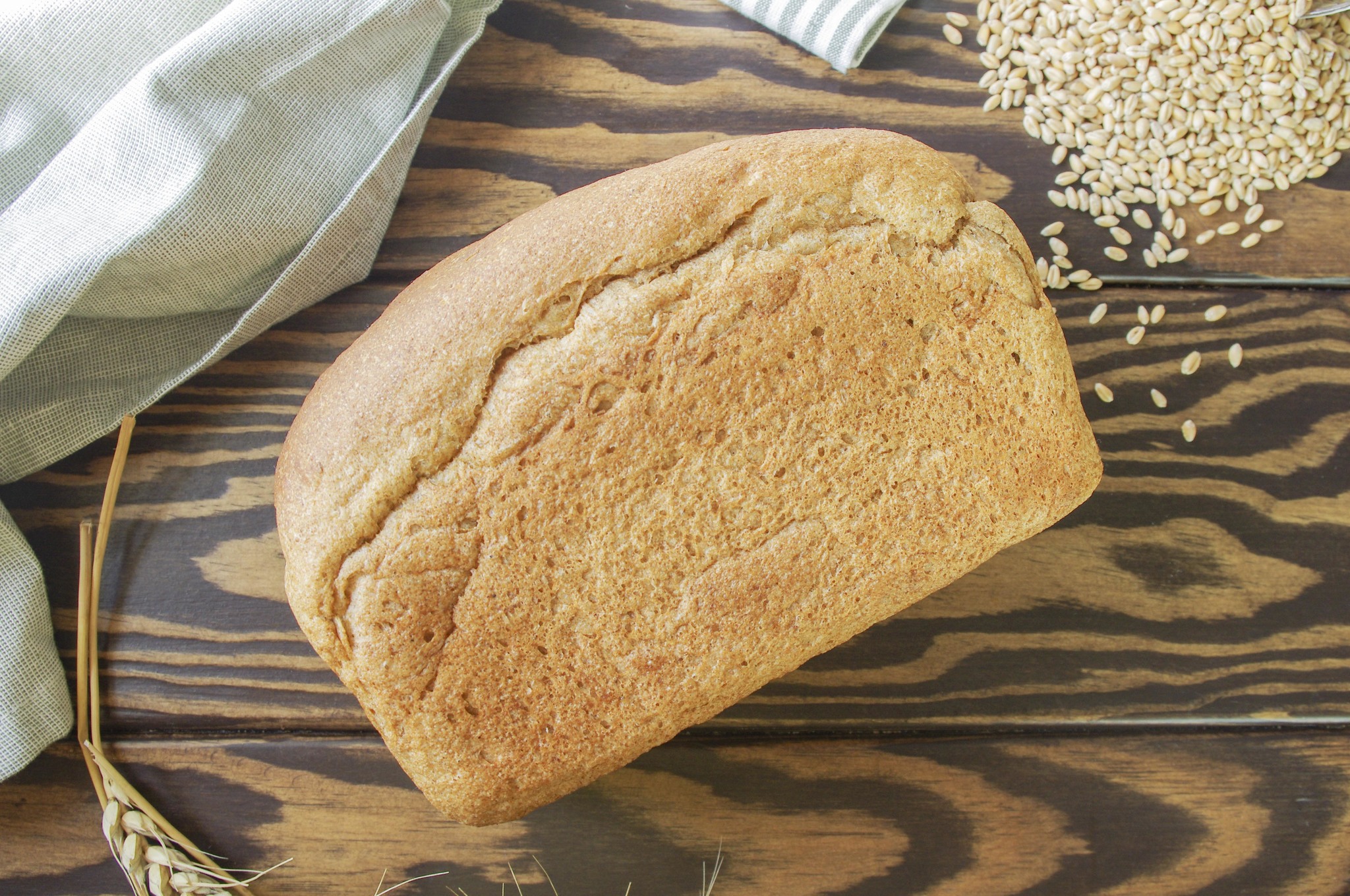 Хлеб душистый. Хлеб деревенский. Ремесленный хлеб. Хлеб ароматный. Ремесленный хлеб Дарница.