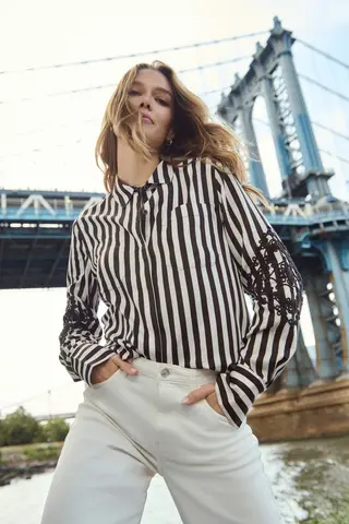 Monari Блуза из хлопка с модалом в полоску с кружевом