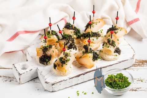 Ломтик масляной рыбы с икрой тобико, 20 шт.