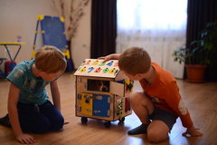 ЧикиБрики Развивающая игрушка Бизиборд 