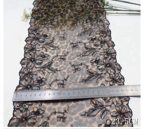 Вышивка на сетке телесная/лео 23 см