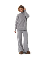 Костюм трикотажный серого цвета