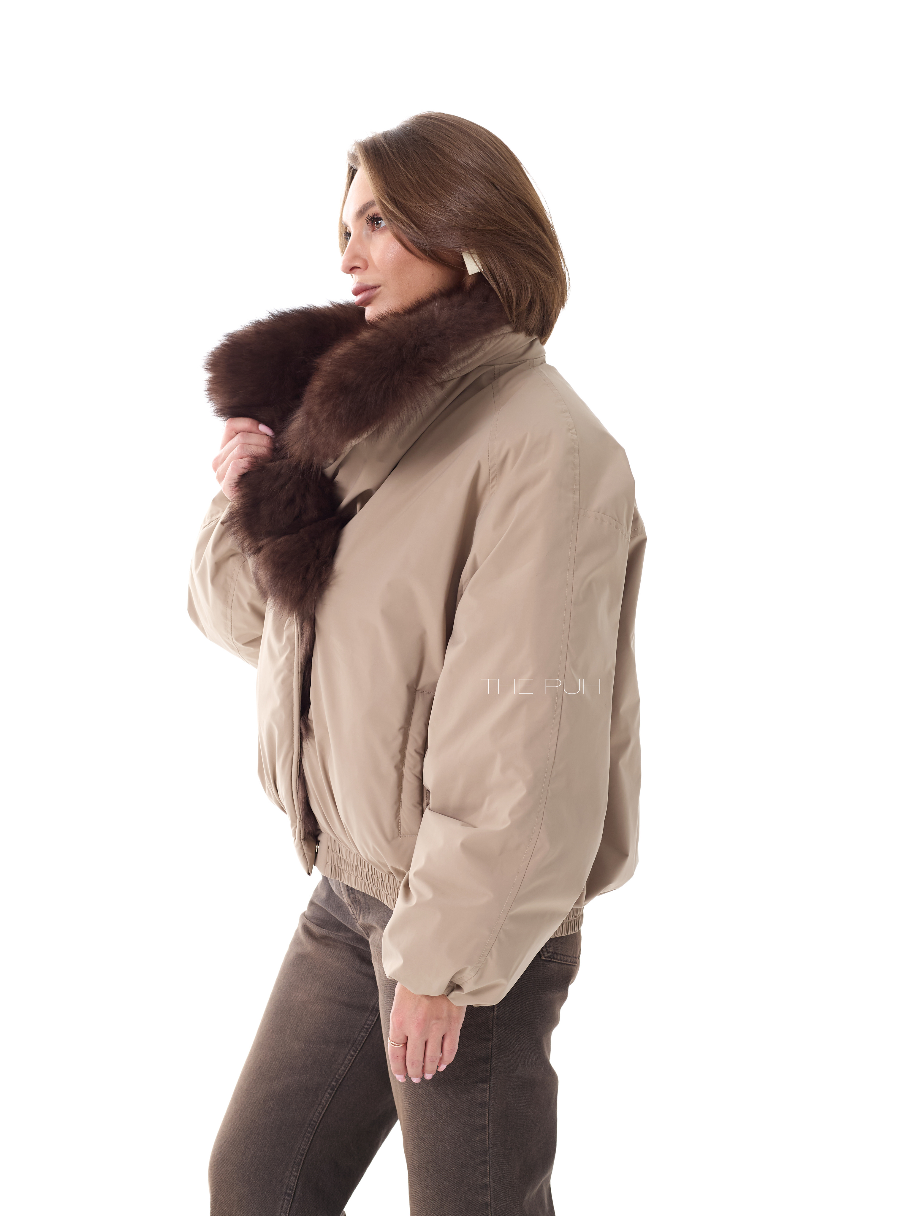 Парка цвета капучино с меховым воротником-стойкой